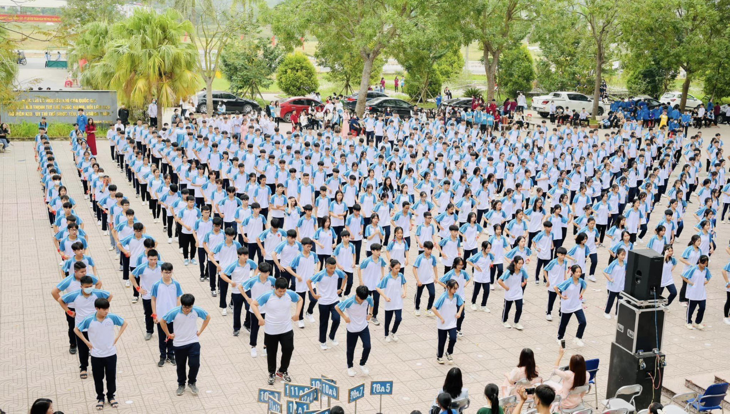 THPT YÊN DŨNG SỐ 1 KỶ NIỆM 40 NĂM NGÀY NHÀ GIÁO VIỆT NAM (20/11/1982 - 20/11/2022)